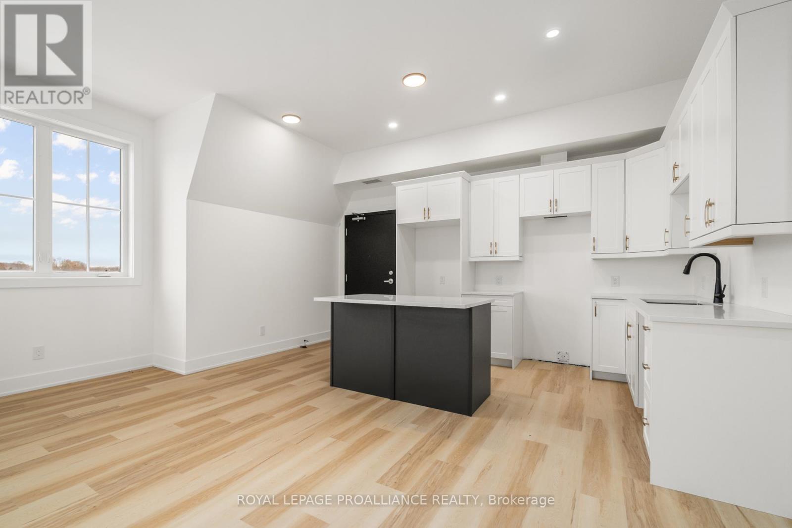 301 - 941 Charles Wilson Parkway, Cobourg, Ontario  K9A 0L2 - Photo 5 - X11888262