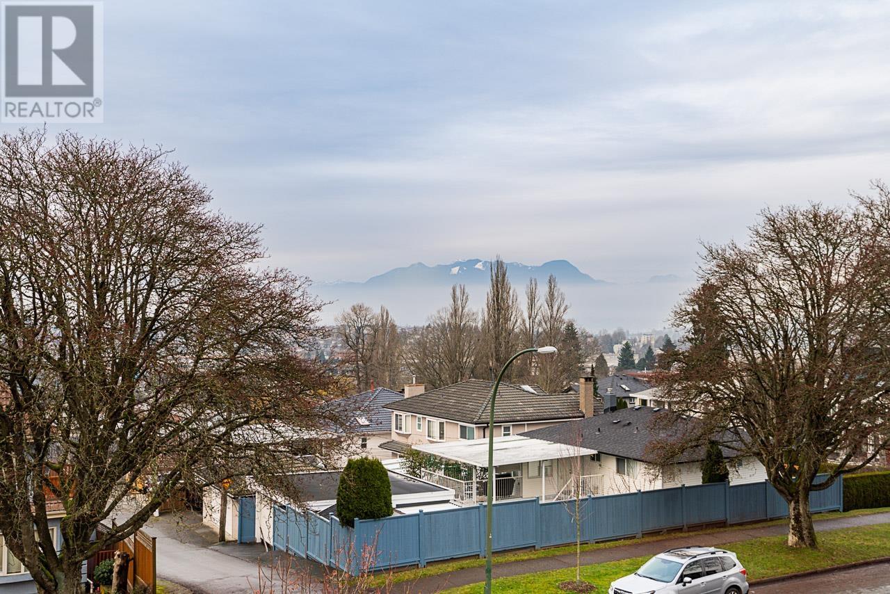 Listing Picture 21 of 40 : 3468 MONS DRIVE, Vancouver / 溫哥華 - 魯藝地產 Yvonne Lu Group - MLS Medallion Club Member