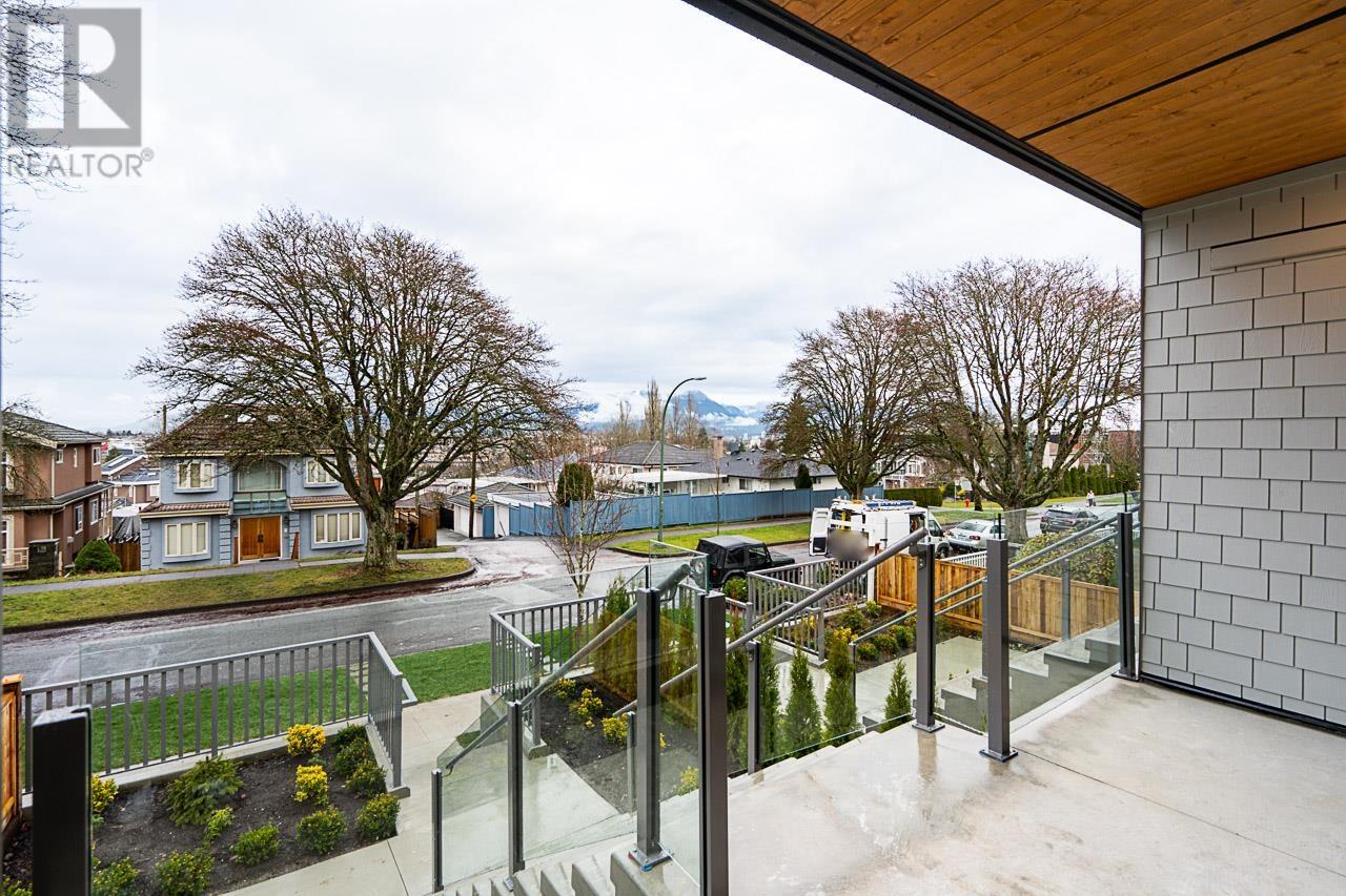 Listing Picture 4 of 40 : 3468 MONS DRIVE, Vancouver / 溫哥華 - 魯藝地產 Yvonne Lu Group - MLS Medallion Club Member