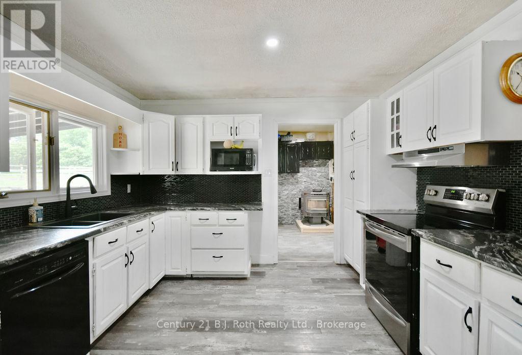 2286 Flos Ten Road E, Springwater, Ontario  L0L 1P0 - Photo 17 - S11888254