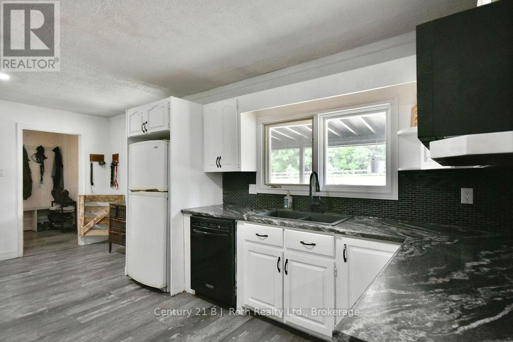 2286 Flos Ten Road E, Springwater, Ontario  L0L 1P0 - Photo 25 - S11888254