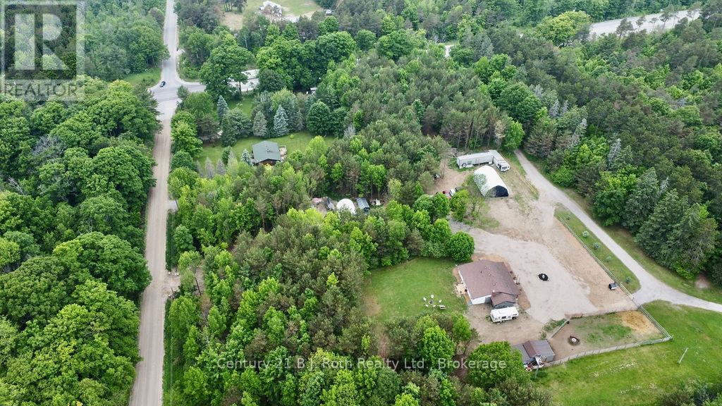 5989 Penetanguishene Road, Springwater, Ontario  L0L 1P0 - Photo 3 - S11888254