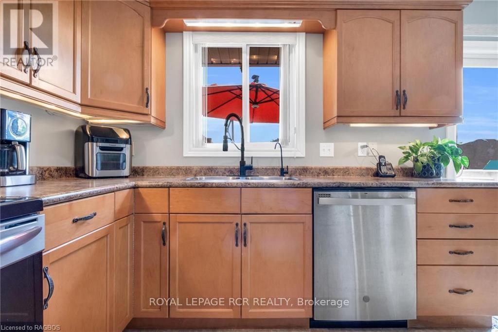 754 16th Street, Hanover, Ontario  N4N 3W8 - Photo 11 - X10846918