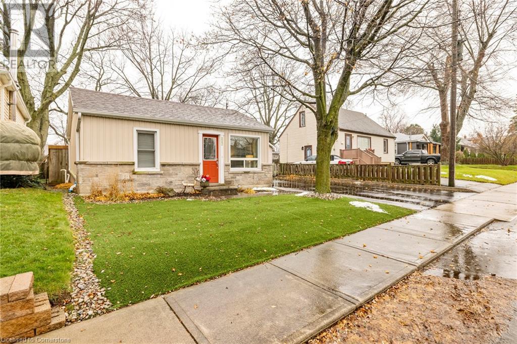 221 West 19th Street, Hamilton, Ontario  L9C 4J3 - Photo 3 - 40684483