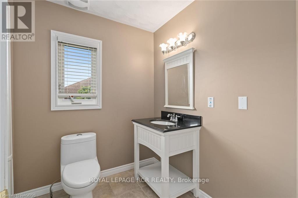 414 4th Street S, Hanover, Ontario  N4N 3V1 - Photo 20 - X11880015