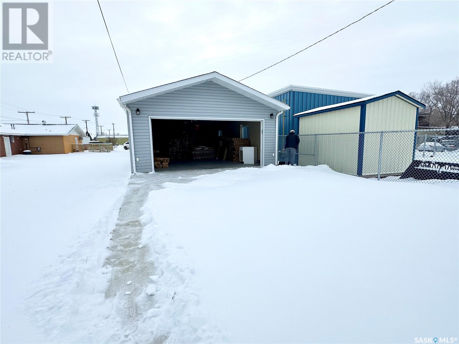 405 2nd Street, Dundurn, Saskatchewan  S0K 1K0 - Photo 29 - SK990471