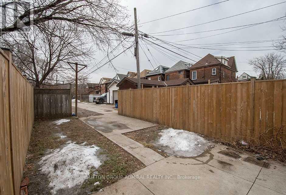 738 Cannon Street, Hamilton, Ontario  L8L 2G9 - Photo 3 - X11888350