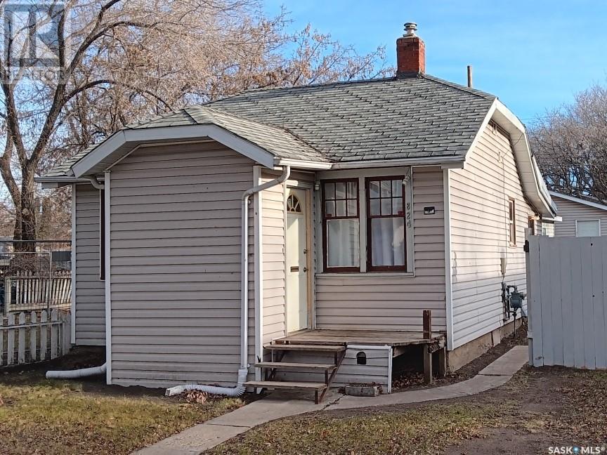Property at 824 H AVENUE N image 1