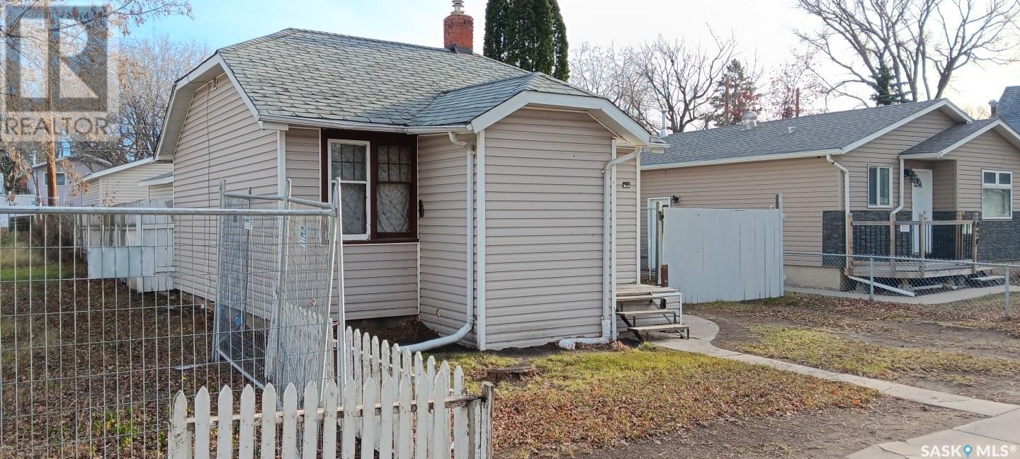 824 H Avenue N, Saskatoon, Saskatchewan  S7L 2C2 - Photo 16 - SK990475