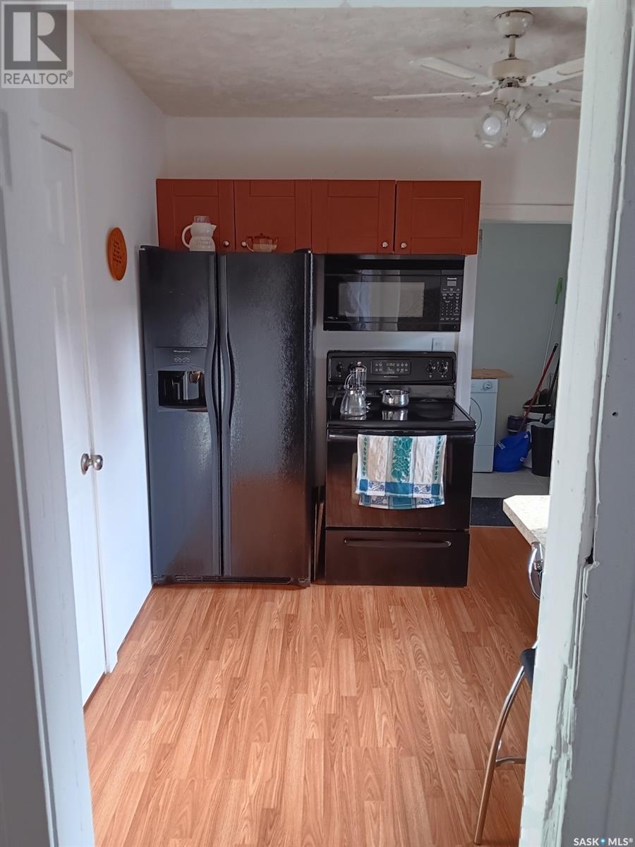 Property at 824 H AVENUE N image 5