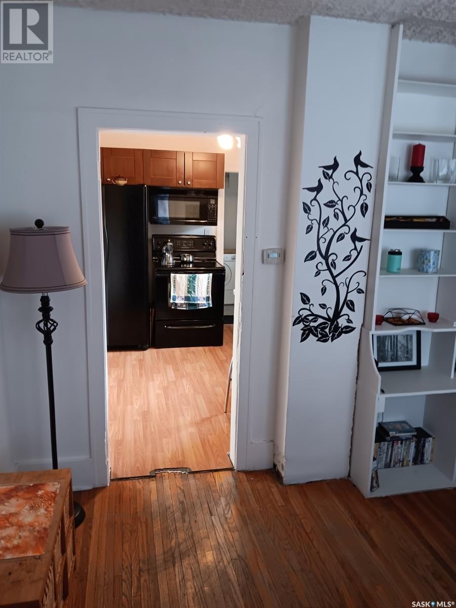 824 H Avenue N, Saskatoon, Saskatchewan  S7L 2C2 - Photo 6 - SK990475