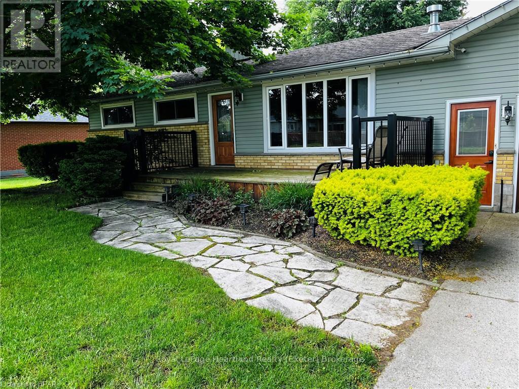 24575 Saxton Road, Strathroy-Caradoc, Ontario  N7G 3H4 - Photo 2 - X10779864