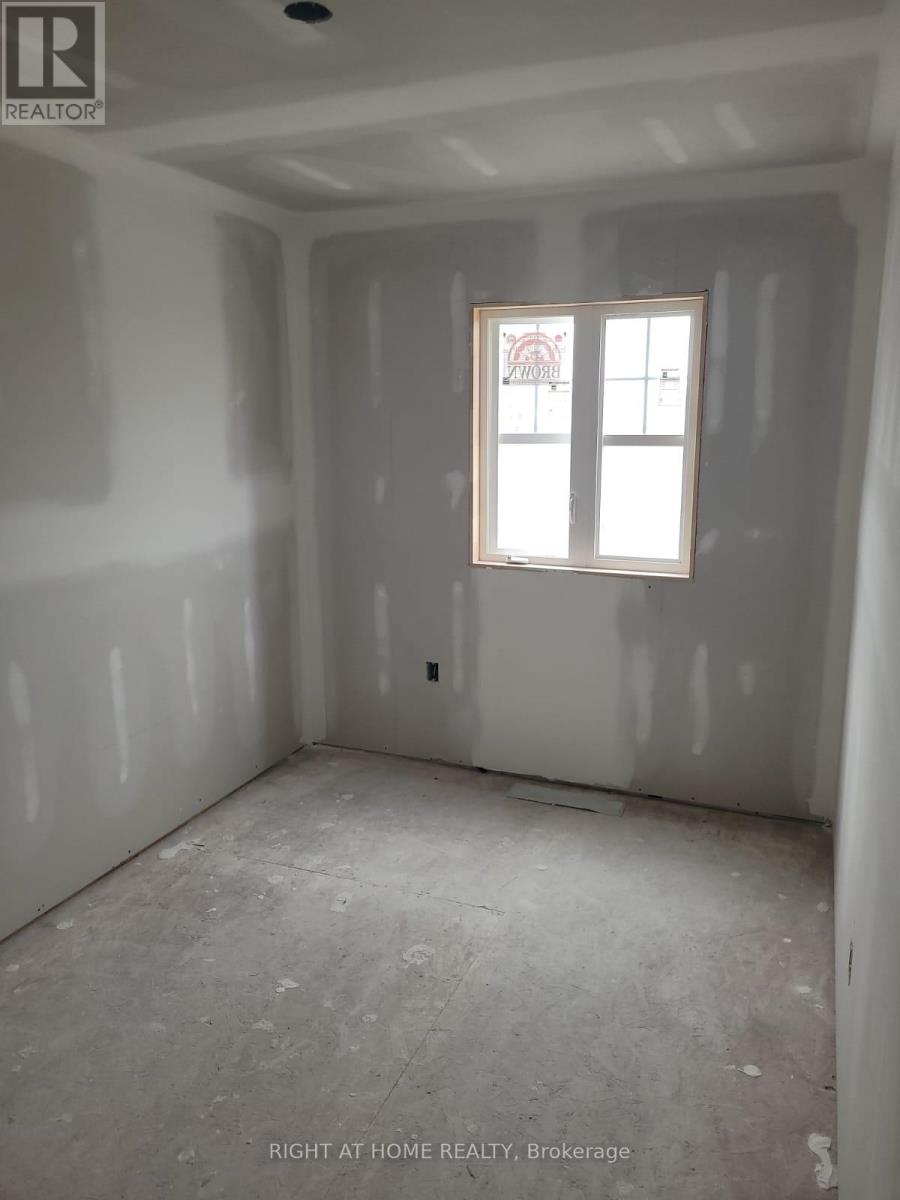 17 Ravenscraig Place, Innisfil, Ontario  L0L 1L0 - Photo 7 - N8443102