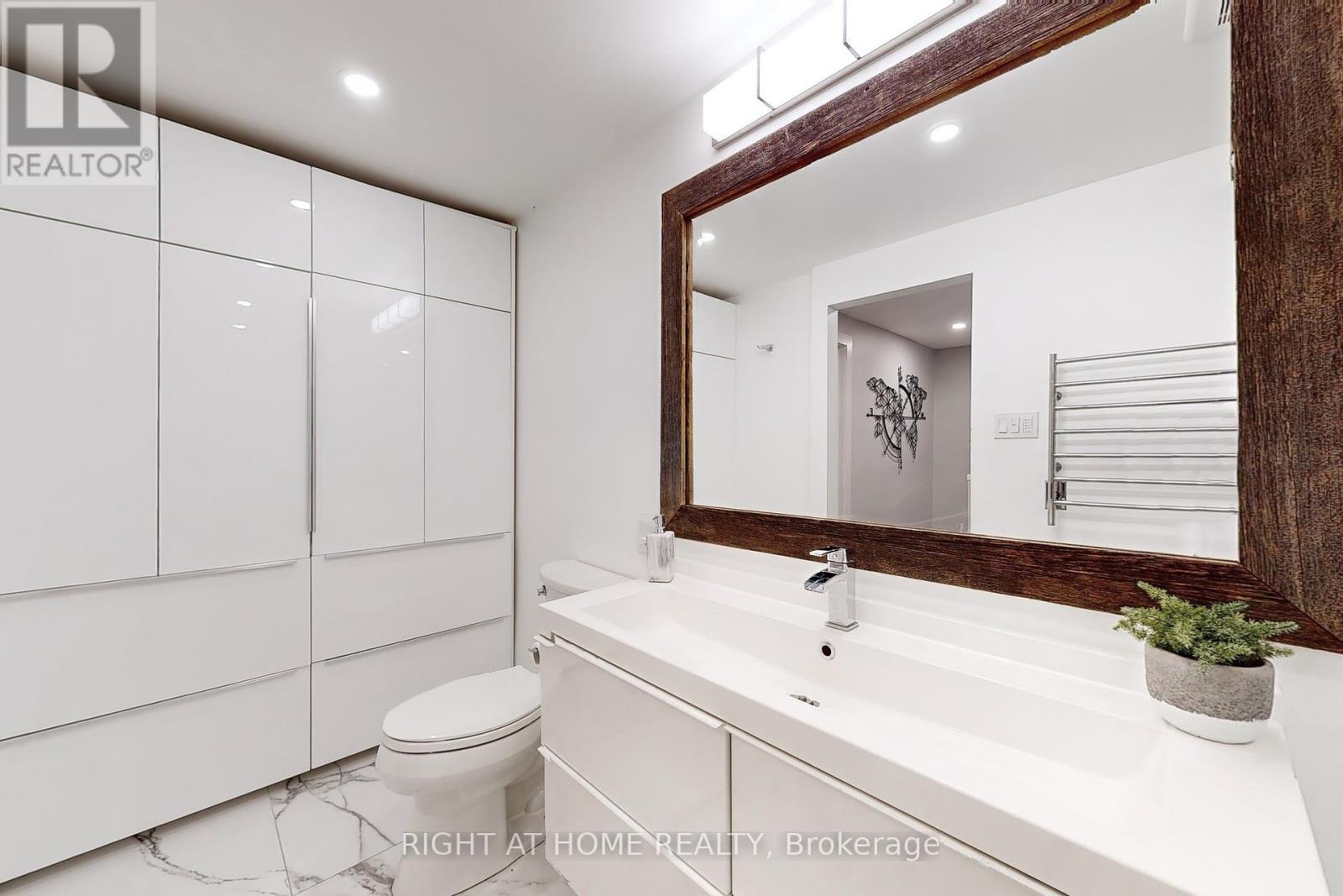 8 West Avenue W, Toronto, Ontario  M4M 2L8 - Photo 23 - E11888466