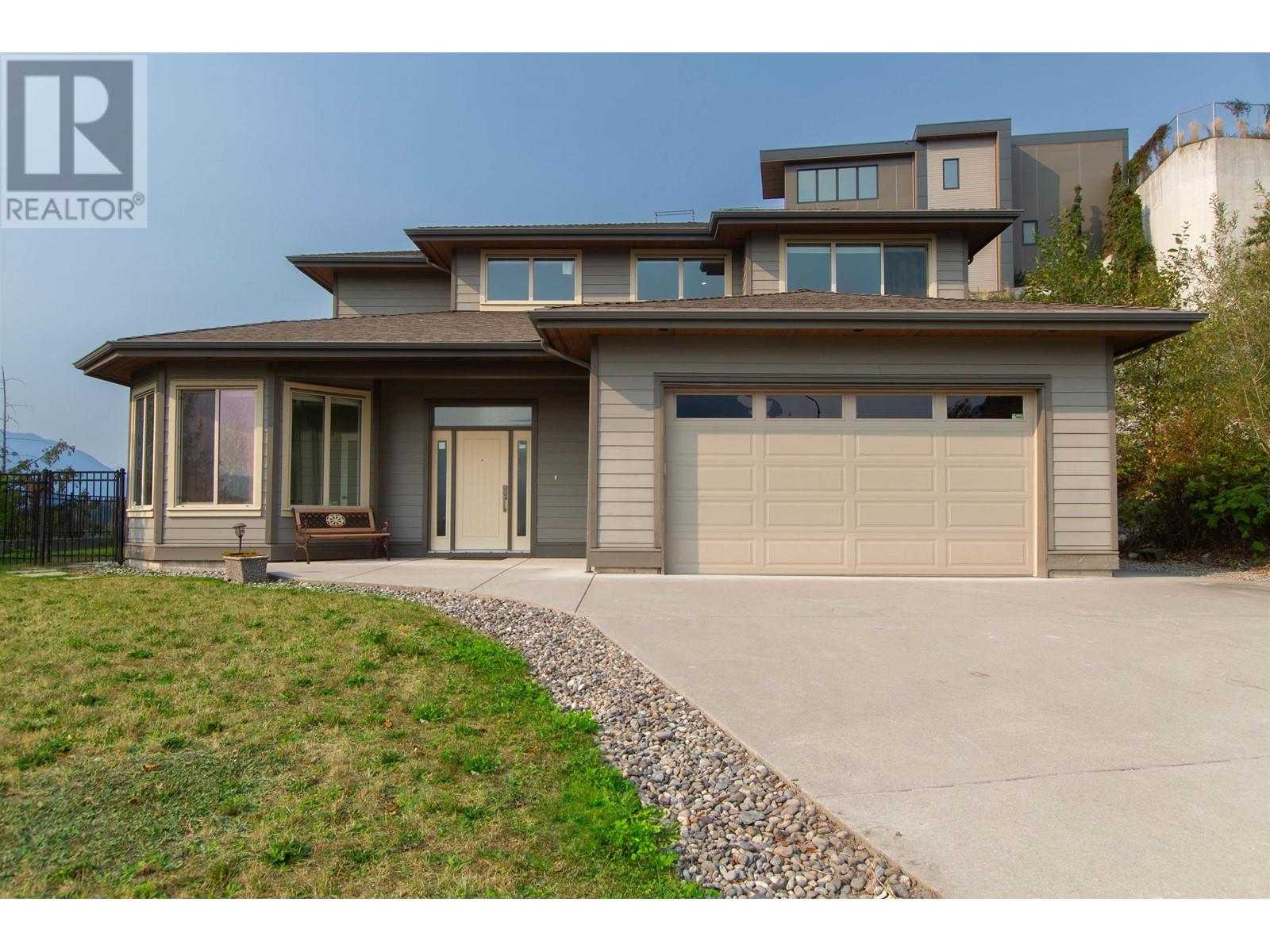 1933 Dowad Drive, Squamish, British Columbia  V8B 0S4 - Photo 32 - R2925447