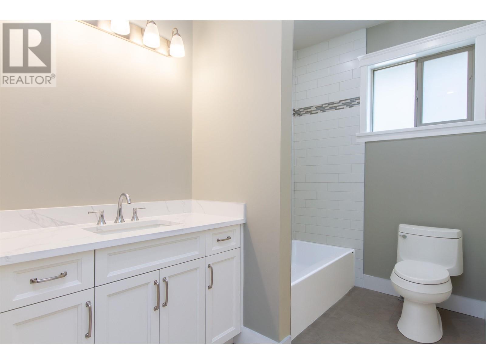 1933 Dowad Drive, Squamish, British Columbia  V8B 0S4 - Photo 18 - R2925447