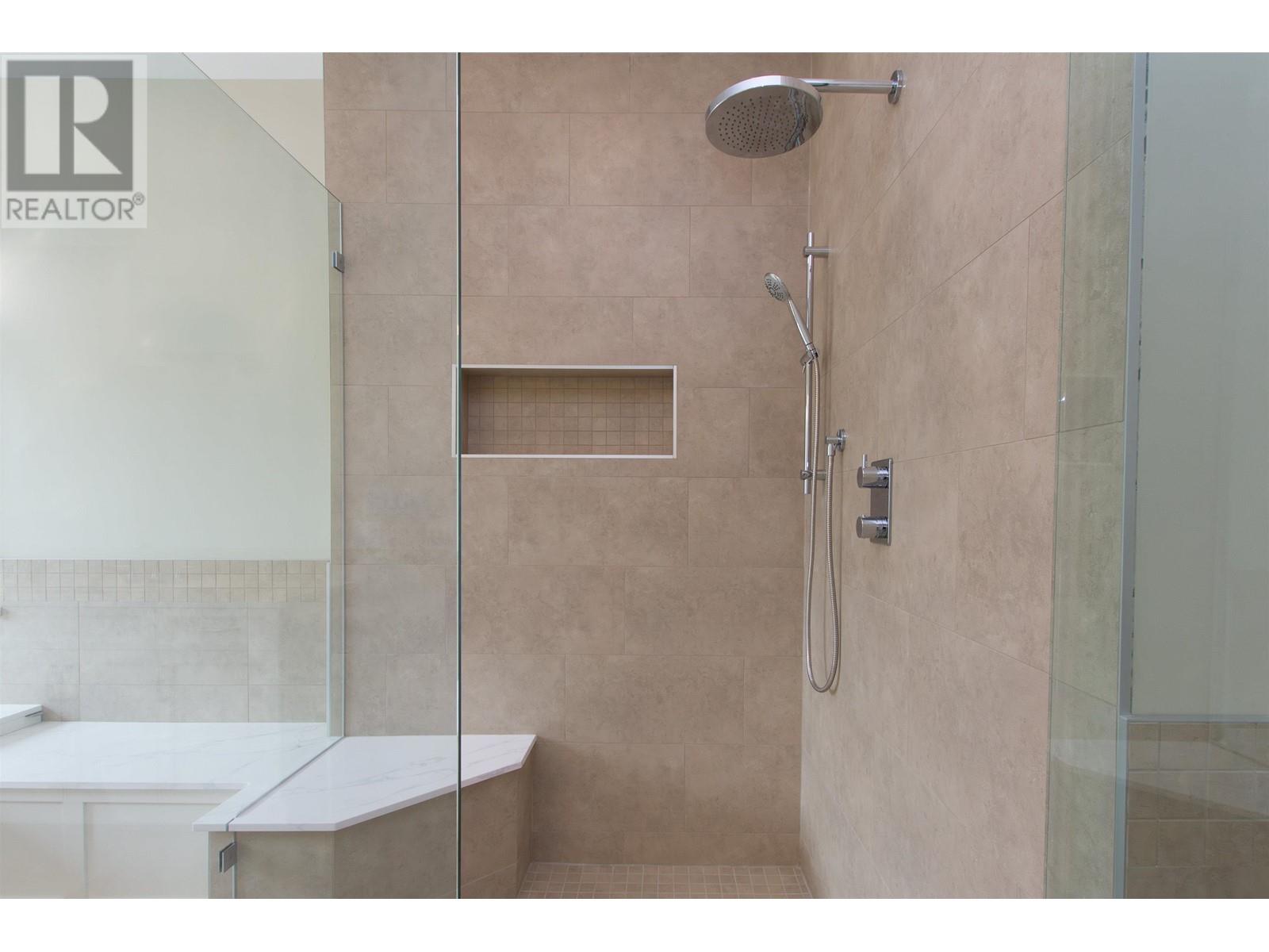 1933 Dowad Drive, Squamish, British Columbia  V8B 0S4 - Photo 26 - R2925447