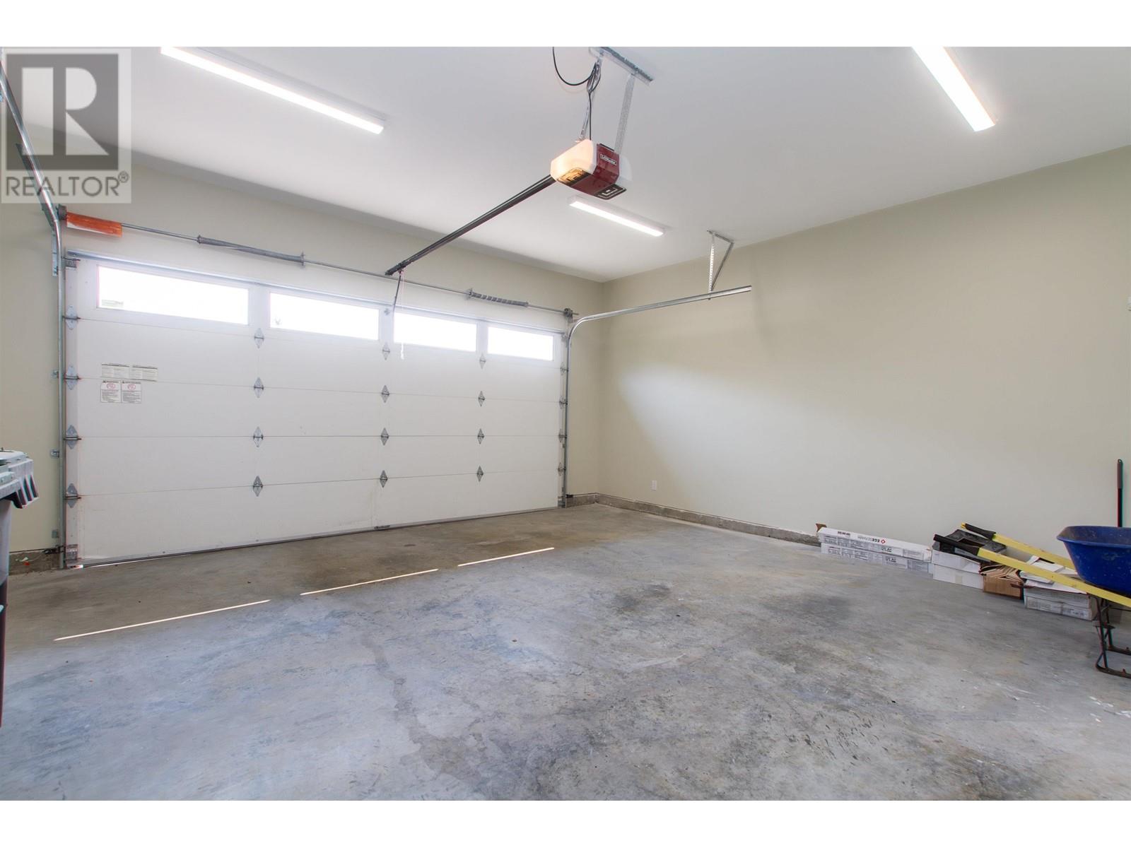 1933 Dowad Drive, Squamish, British Columbia  V8B 0S4 - Photo 30 - R2925447