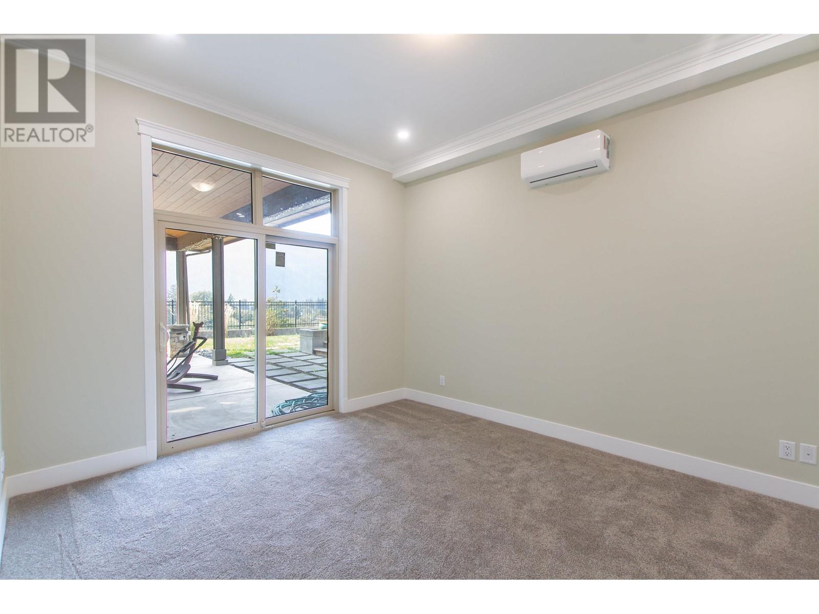 1933 Dowad Drive, Squamish, British Columbia  V8B 0S4 - Photo 13 - R2925447