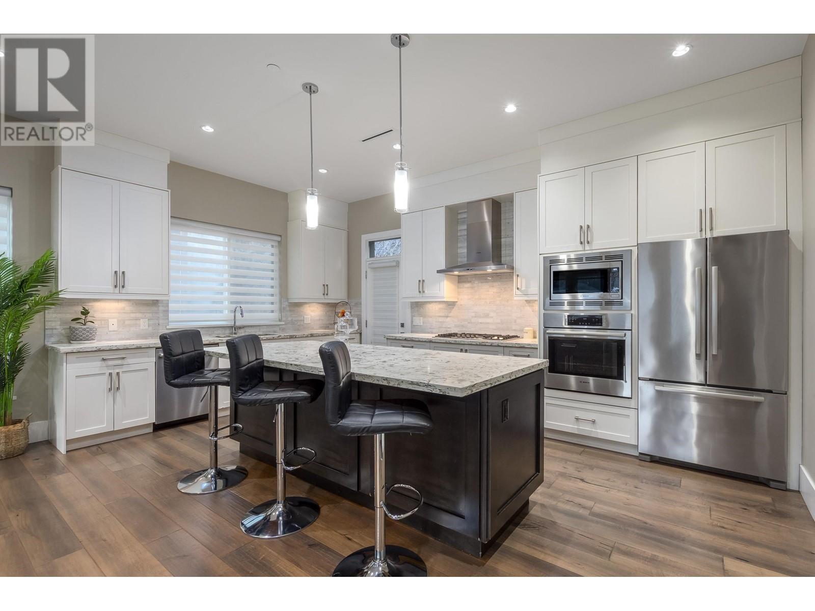38544 Sky Pilot Drive, Squamish, British Columbia  V8B 0T6 - Photo 2 - R2944816