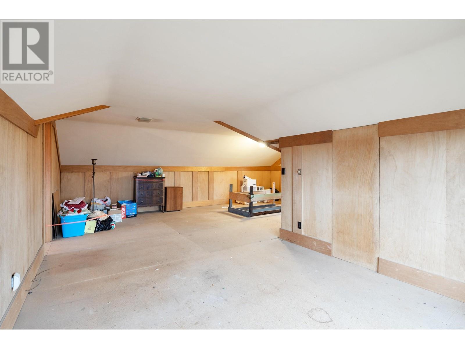 Listing Picture 32 of 40 : 2886 W 29TH AVENUE, Vancouver / 溫哥華 - 魯藝地產 Yvonne Lu Group - MLS Medallion Club Member