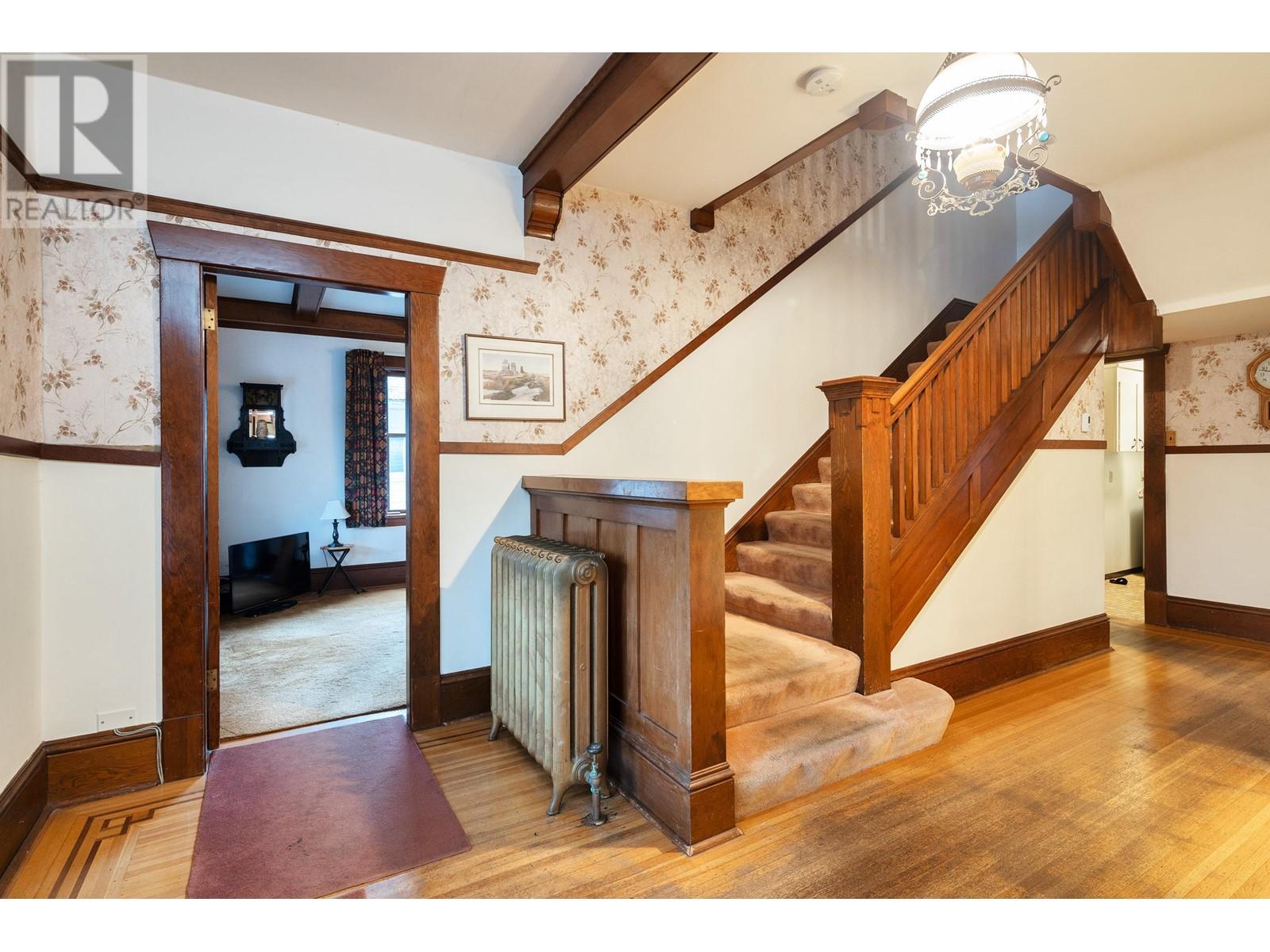 Listing Picture 3 of 40 : 2886 W 29TH AVENUE, Vancouver / 溫哥華 - 魯藝地產 Yvonne Lu Group - MLS Medallion Club Member