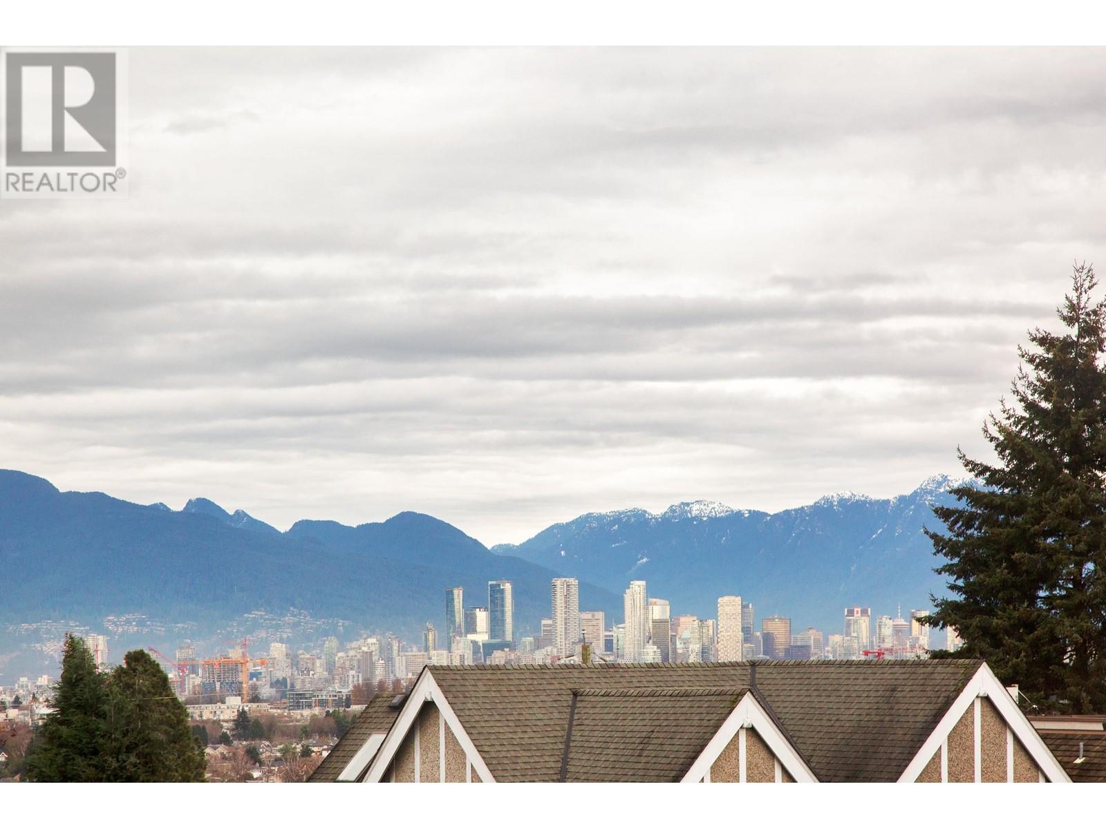 Listing Picture 31 of 40 : 2886 W 29TH AVENUE, Vancouver / 溫哥華 - 魯藝地產 Yvonne Lu Group - MLS Medallion Club Member