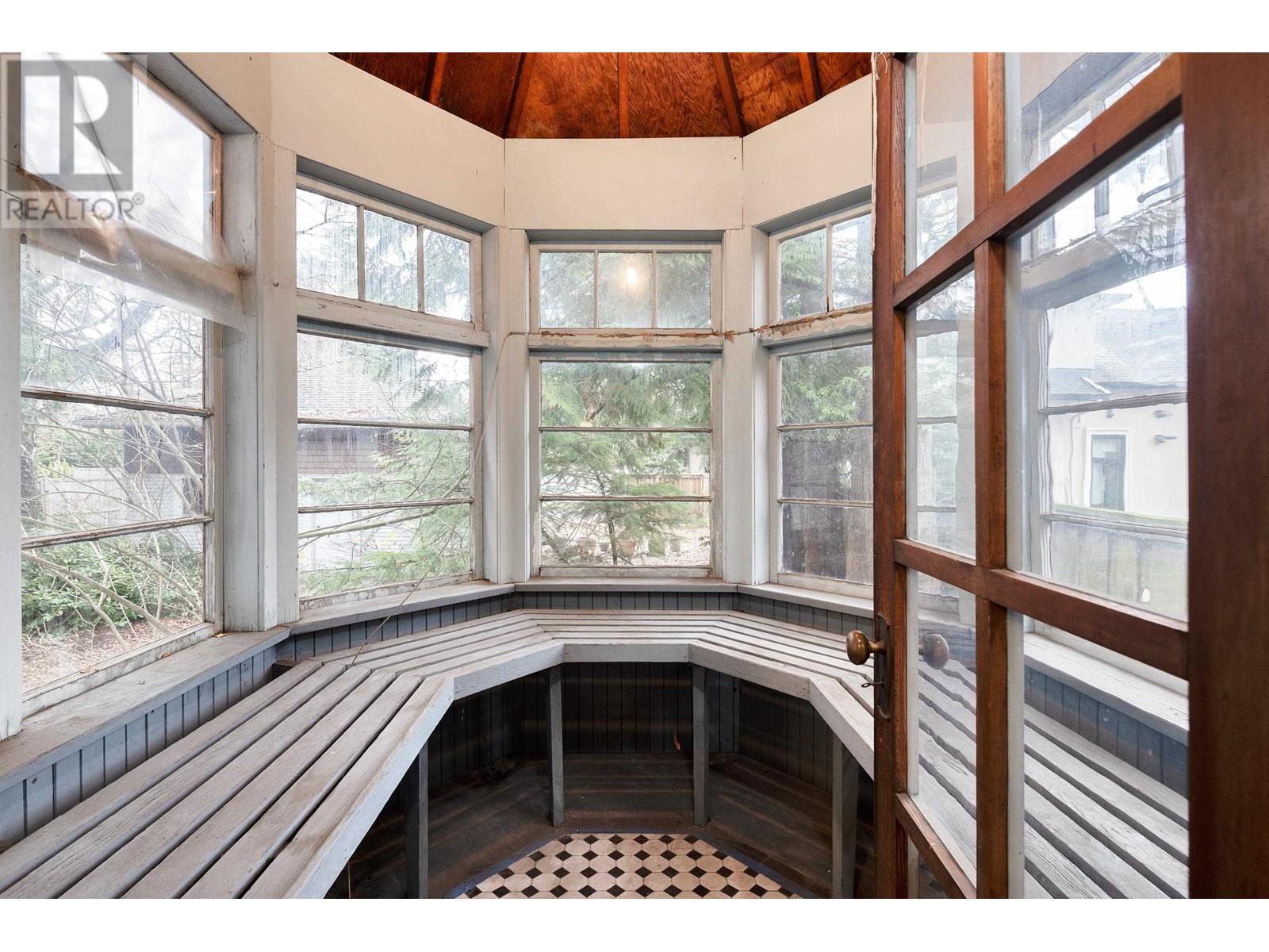 Listing Picture 12 of 40 : 2886 W 29TH AVENUE, Vancouver / 溫哥華 - 魯藝地產 Yvonne Lu Group - MLS Medallion Club Member