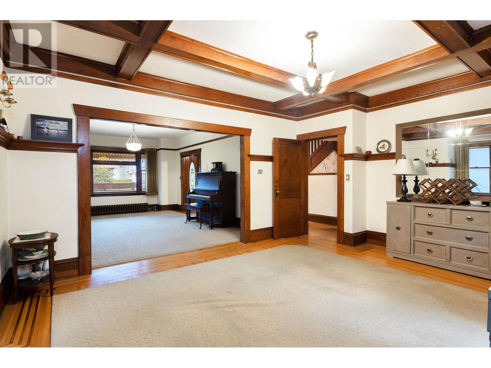 Listing Picture 13 of 40 : 2886 W 29TH AVENUE, Vancouver / 溫哥華 - 魯藝地產 Yvonne Lu Group - MLS Medallion Club Member