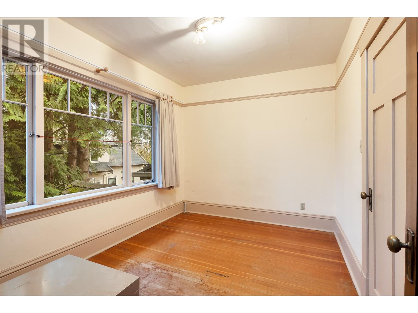 Listing Picture 24 of 40 : 2886 W 29TH AVENUE, Vancouver / 溫哥華 - 魯藝地產 Yvonne Lu Group - MLS Medallion Club Member