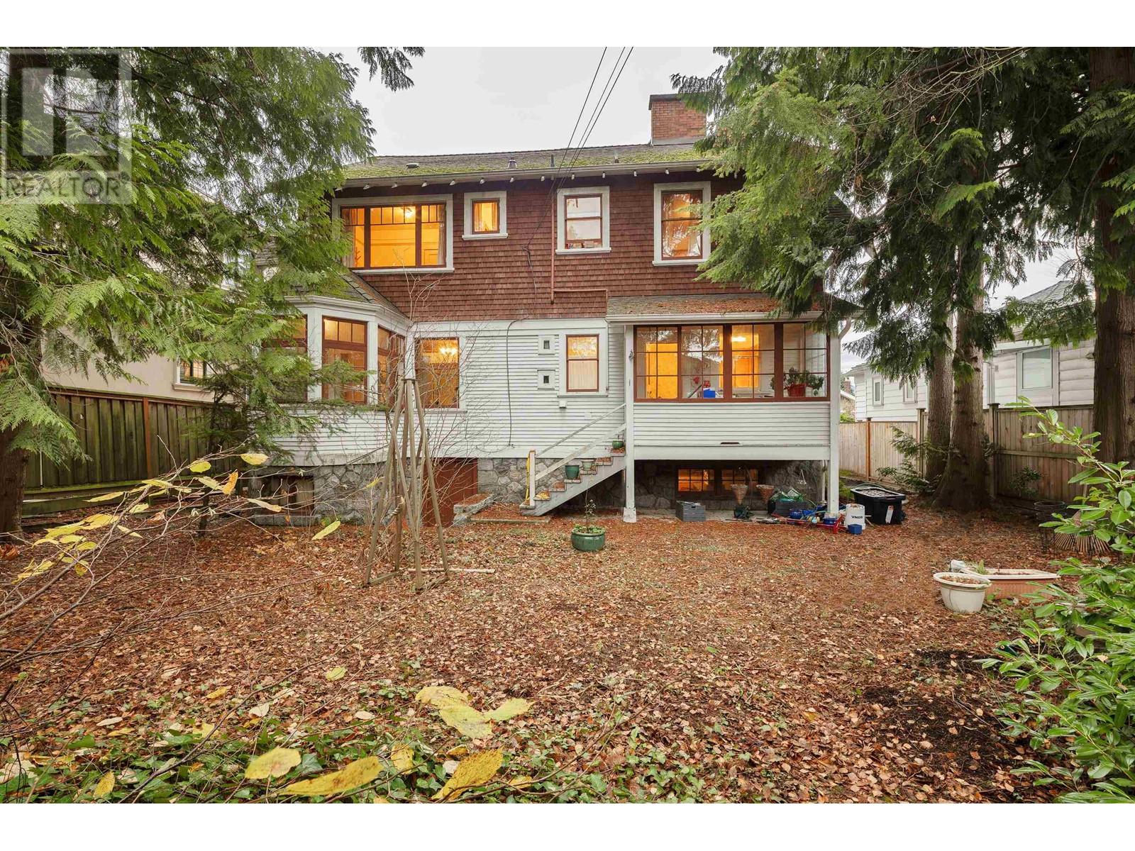 Listing Picture 38 of 40 : 2886 W 29TH AVENUE, Vancouver / 溫哥華 - 魯藝地產 Yvonne Lu Group - MLS Medallion Club Member