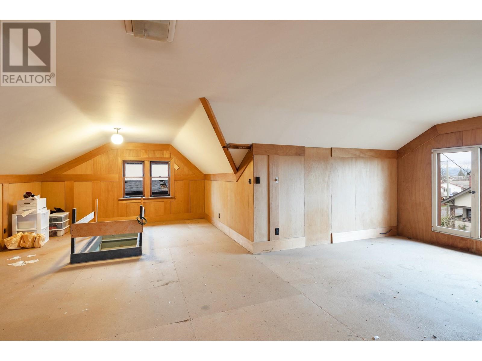 Listing Picture 29 of 40 : 2886 W 29TH AVENUE, Vancouver / 溫哥華 - 魯藝地產 Yvonne Lu Group - MLS Medallion Club Member