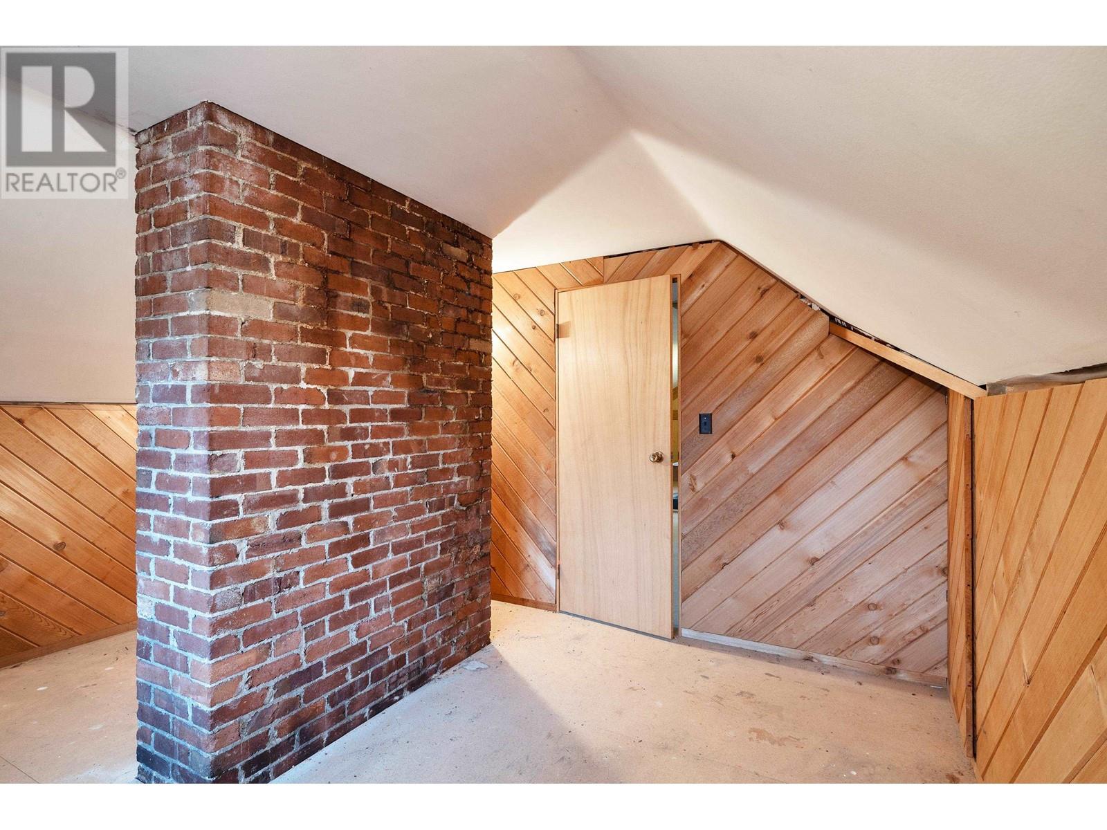 Listing Picture 33 of 40 : 2886 W 29TH AVENUE, Vancouver / 溫哥華 - 魯藝地產 Yvonne Lu Group - MLS Medallion Club Member