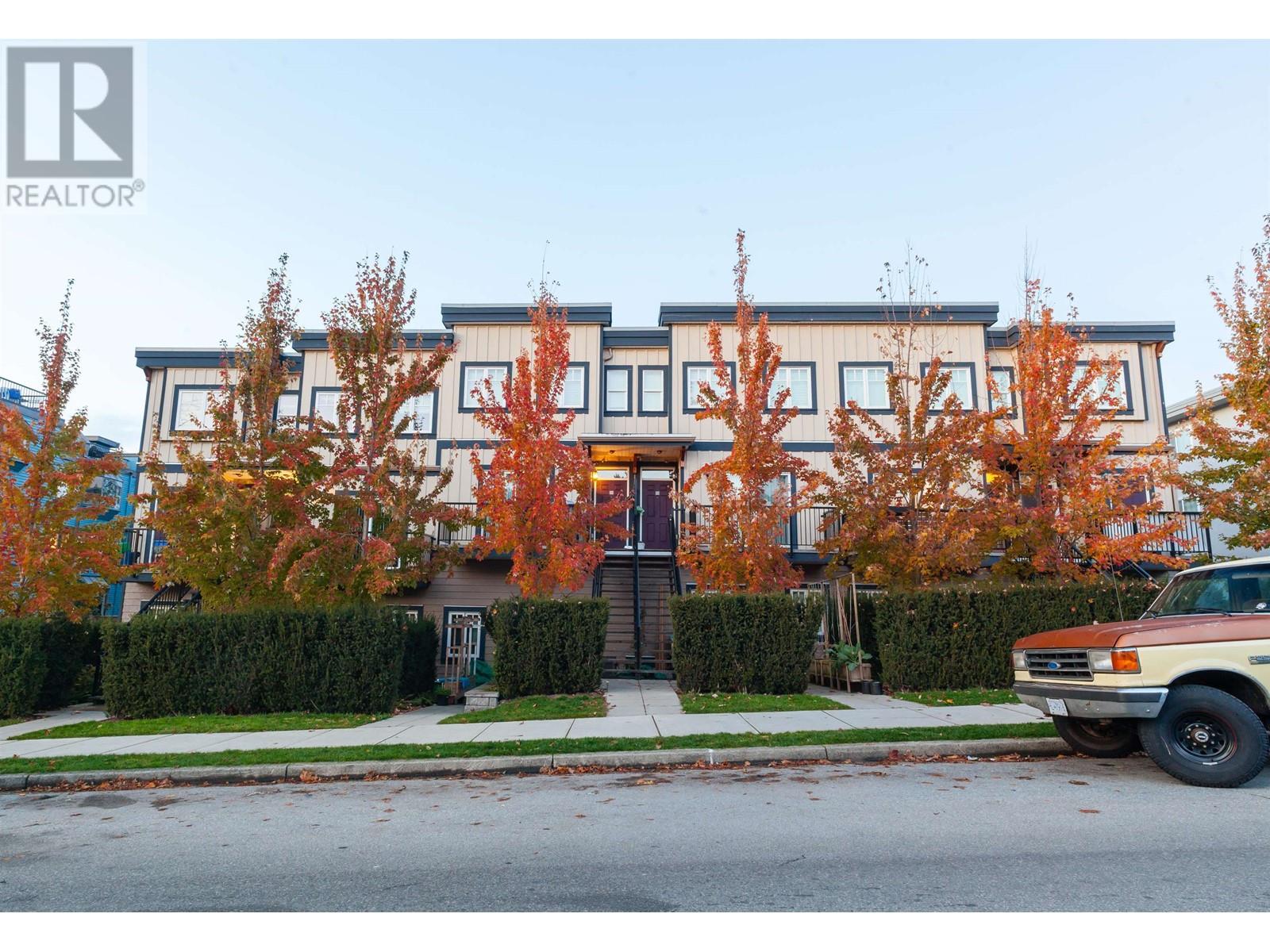 211 2273 TRIUMPH STREET, Vancouver, British Columbia