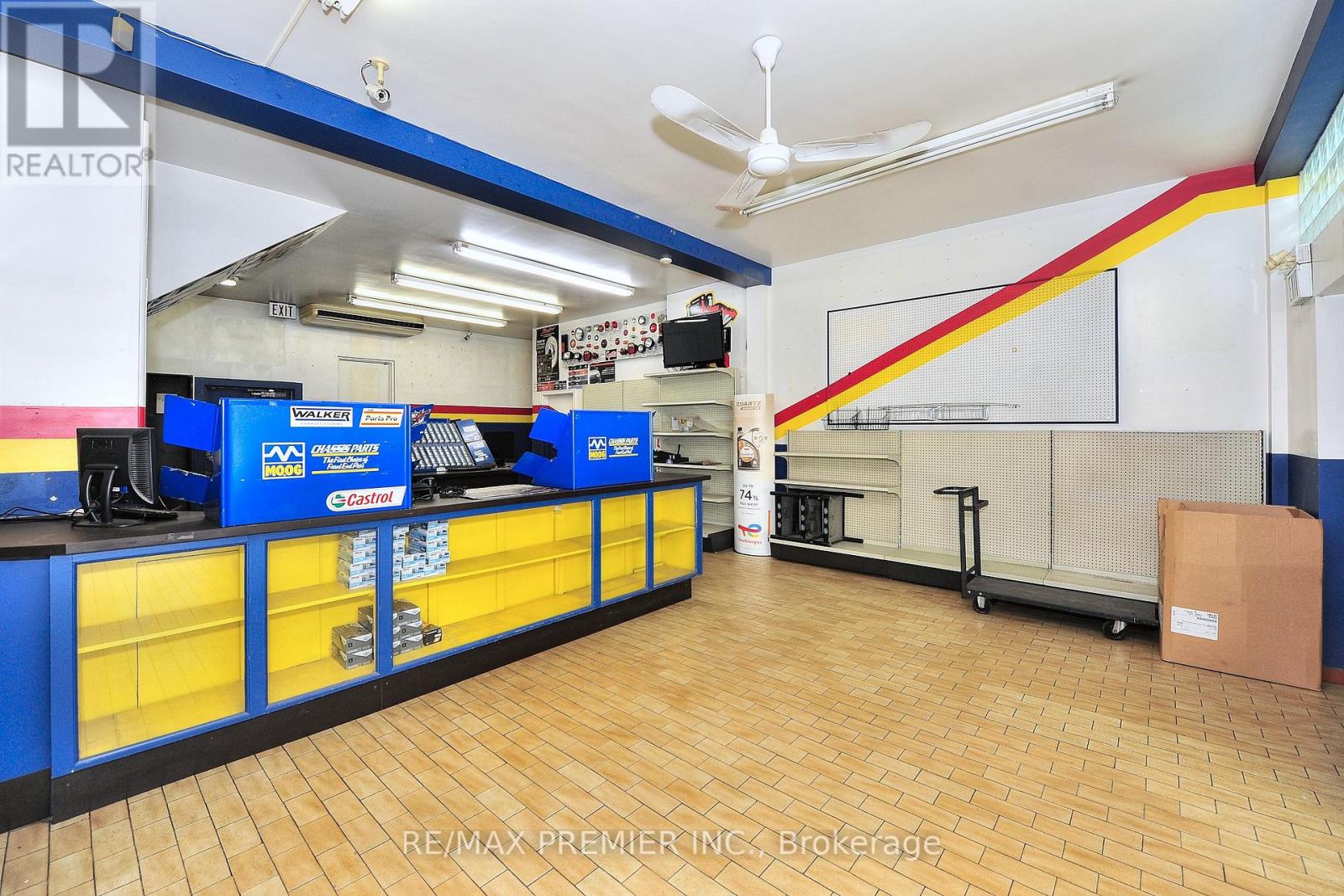Unit G - 2120 Eglinton Avenue W, Toronto, Ontario  M6E 2K8 - Photo 5 - W11888604