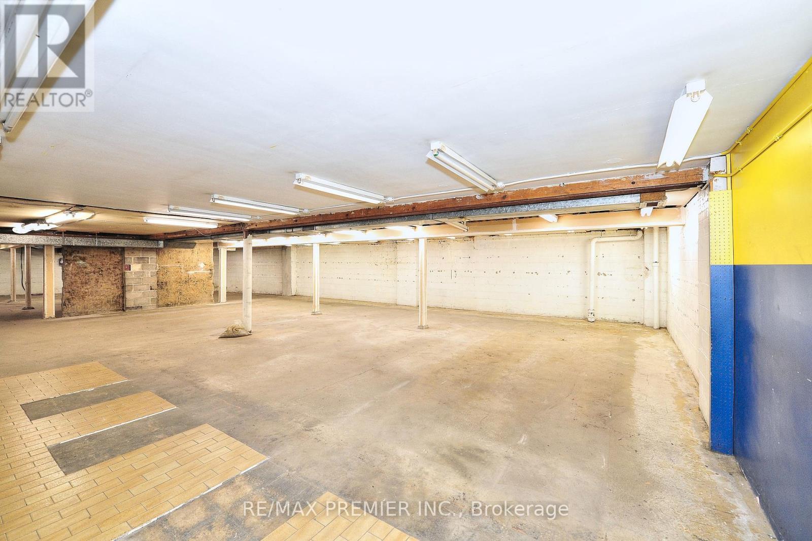 Unit G - 2120 Eglinton Avenue W, Toronto, Ontario  M6E 2K8 - Photo 9 - W11888604