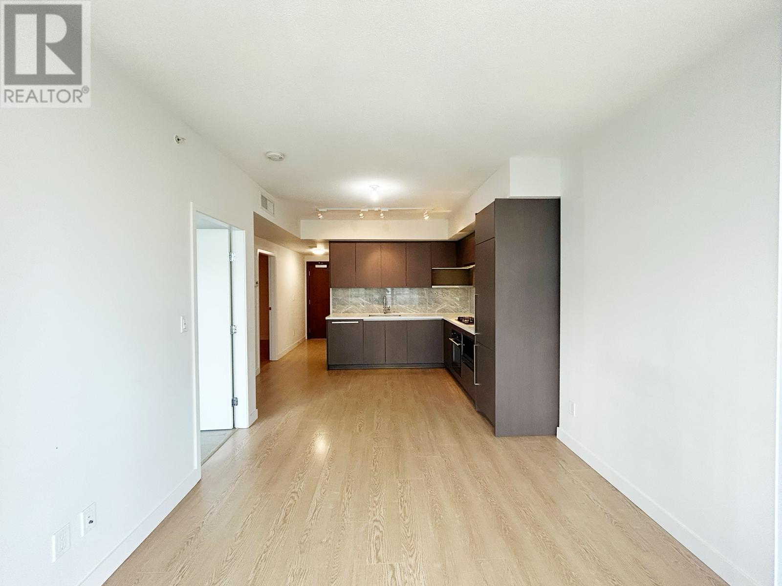 Listing Picture 4 of 28 : 906 8833 HAZELBRIDGE WAY, Richmond / 烈治文 - 魯藝地產 Yvonne Lu Group - MLS Medallion Club Member