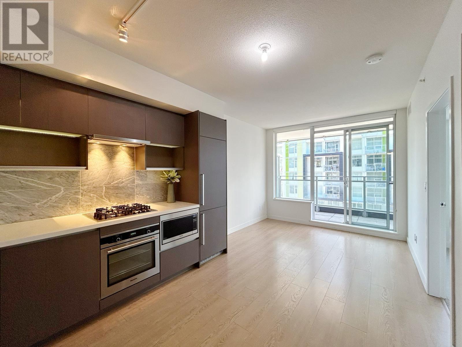 Listing Picture 8 of 28 : 906 8833 HAZELBRIDGE WAY, Richmond / 烈治文 - 魯藝地產 Yvonne Lu Group - MLS Medallion Club Member