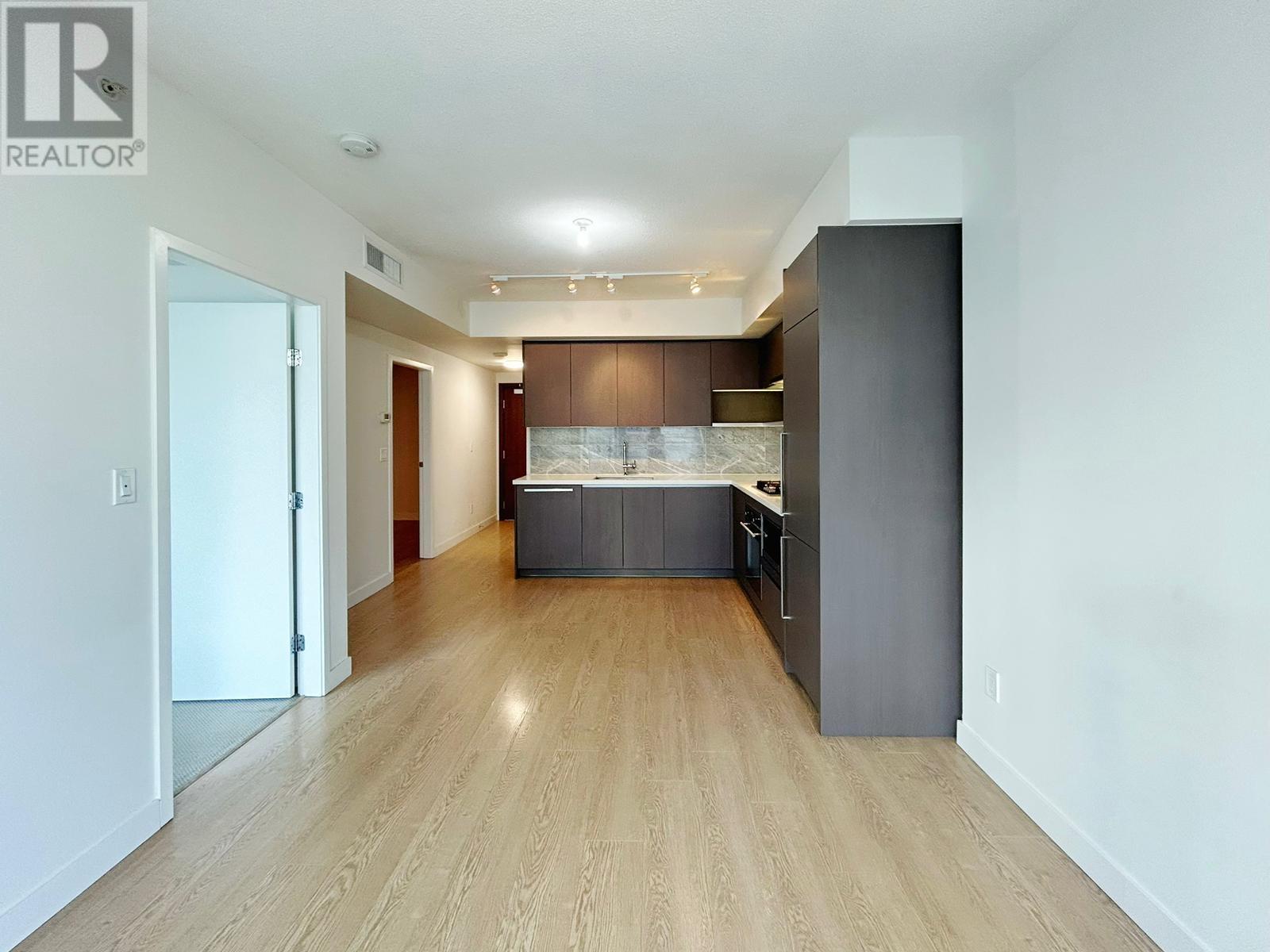 Listing Picture 6 of 28 : 906 8833 HAZELBRIDGE WAY, Richmond / 烈治文 - 魯藝地產 Yvonne Lu Group - MLS Medallion Club Member