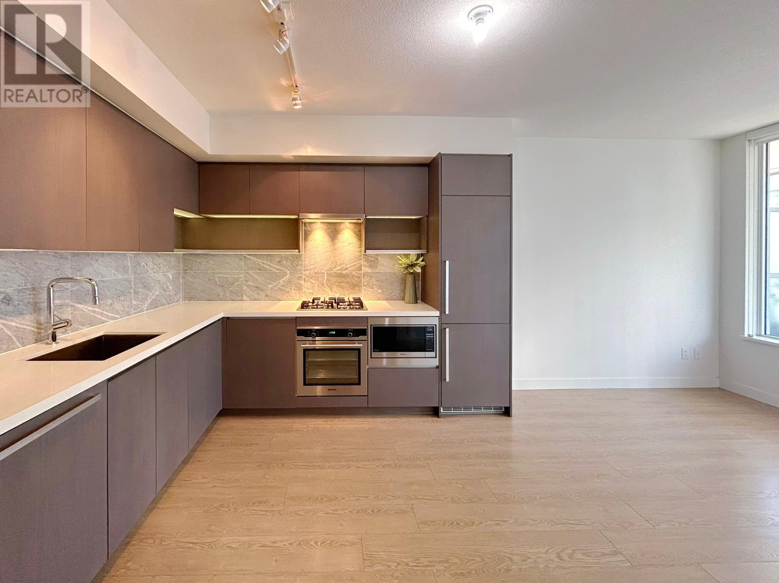 Listing Picture 3 of 28 : 906 8833 HAZELBRIDGE WAY, Richmond / 烈治文 - 魯藝地產 Yvonne Lu Group - MLS Medallion Club Member