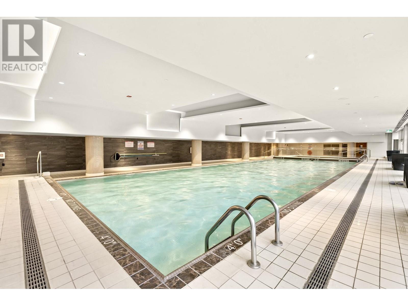 Listing Picture 24 of 28 : 906 8833 HAZELBRIDGE WAY, Richmond / 烈治文 - 魯藝地產 Yvonne Lu Group - MLS Medallion Club Member