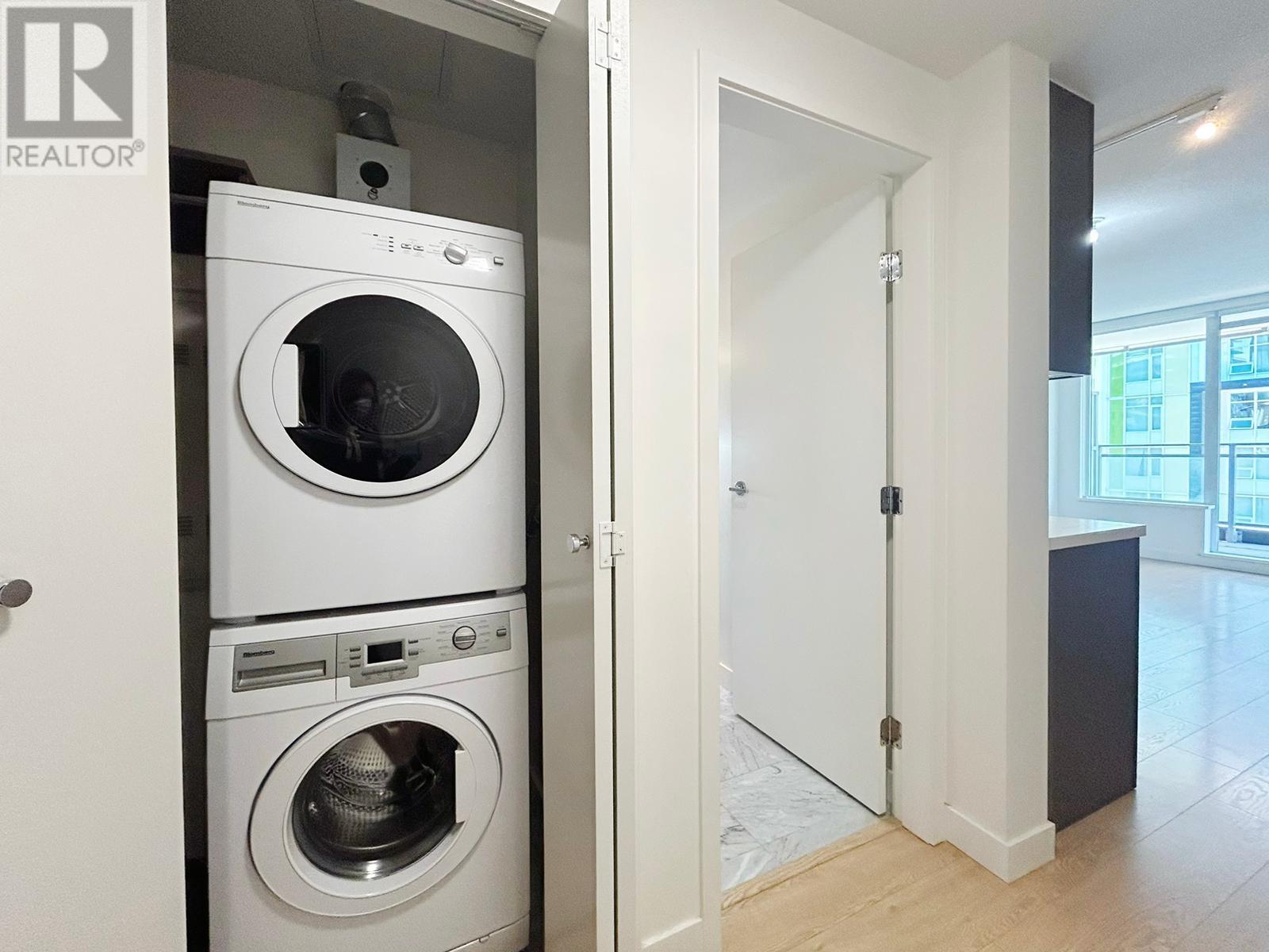 Listing Picture 17 of 28 : 906 8833 HAZELBRIDGE WAY, Richmond / 烈治文 - 魯藝地產 Yvonne Lu Group - MLS Medallion Club Member