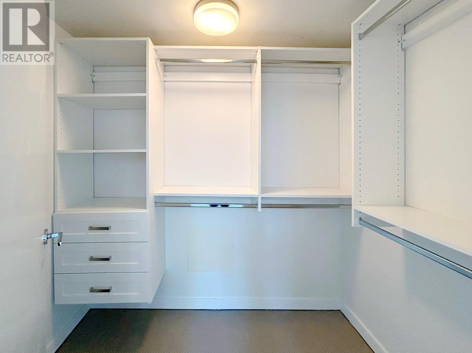 Listing Picture 12 of 28 : 906 8833 HAZELBRIDGE WAY, Richmond / 烈治文 - 魯藝地產 Yvonne Lu Group - MLS Medallion Club Member