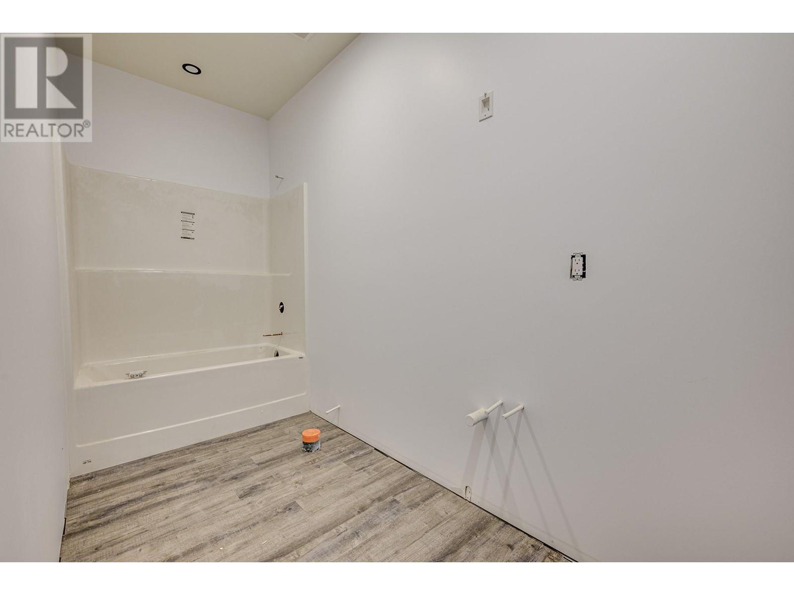 40 Lidstone Road, Salmon Arm, British Columbia  V1E 2Y1 - Photo 29 - 10329951