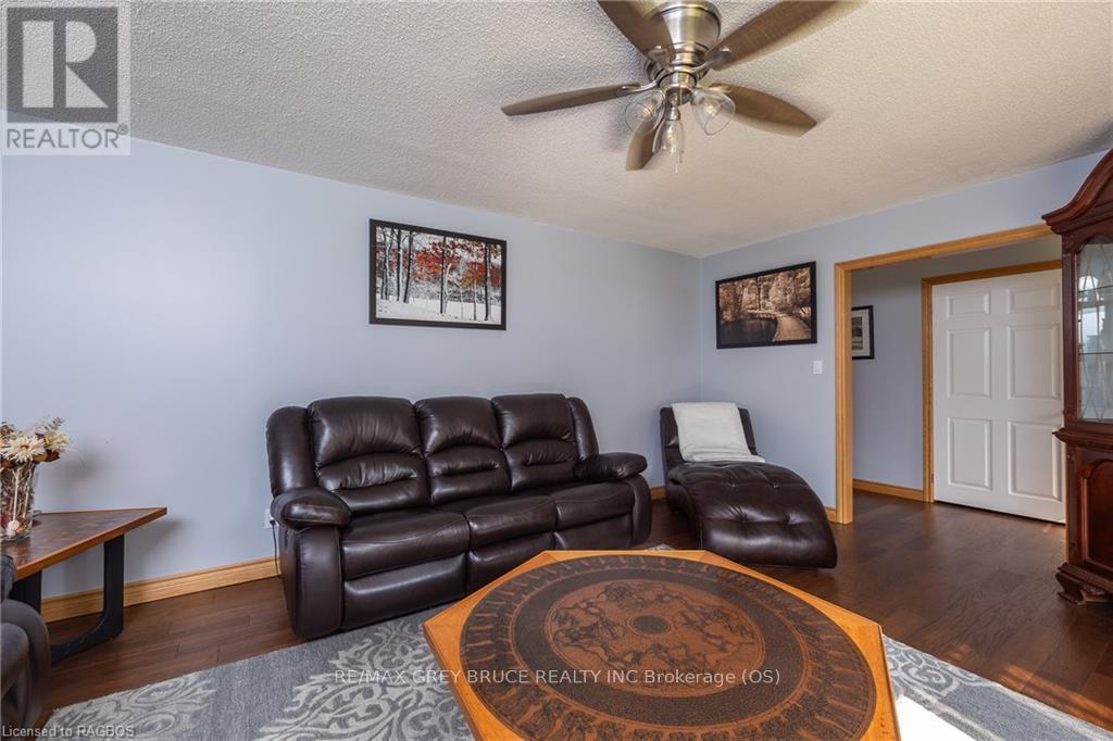 362511 Lindenwood Road, Georgian Bluffs, Ontario  N0H 2T0 - Photo 11 - X10846513