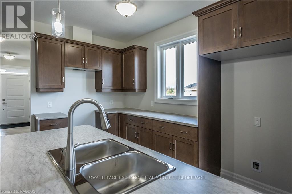 376 Hawthorne Street, Saugeen Shores, Ontario  N0H 2C3 - Photo 10 - X11823119