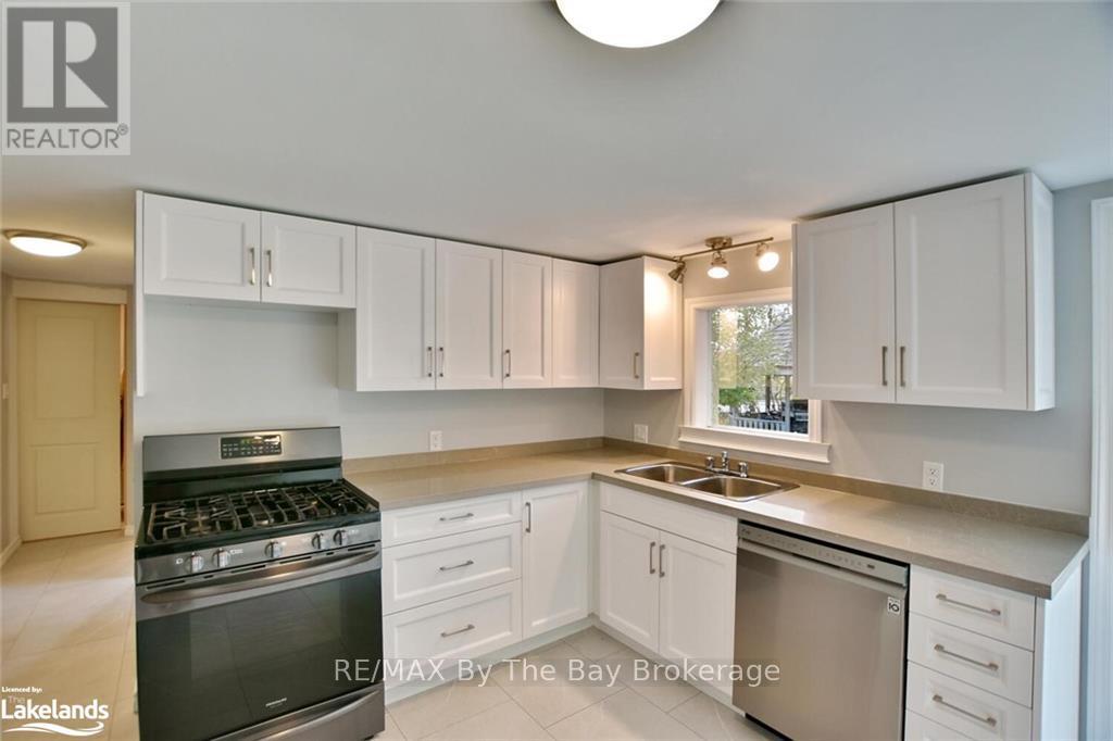 25 Ayling Reid Court, Wasaga Beach, Ontario  L9Z 2G5 - Photo 6 - S10437754