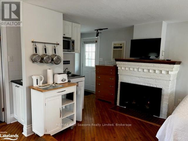 1055 Mosley Street, Wasaga Beach, Ontario  L9Z 2G7 - Photo 5 - S10439351