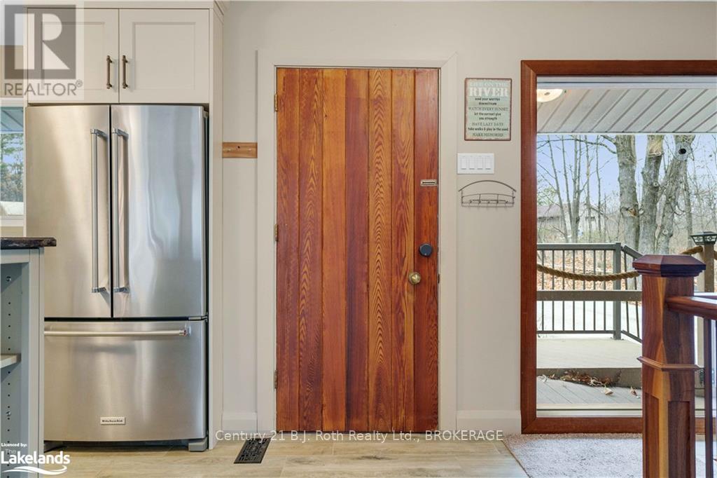 2983 Whelan Way, Ramara, Ontario  L0K 2B0 - Photo 4 - S10440147