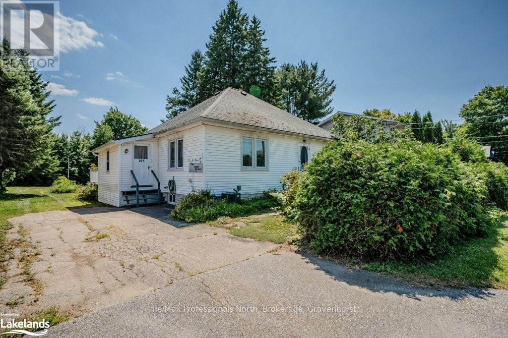 104 Ann Street, Bracebridge, Ontario  P1L 1M1 - Photo 2 - X10438729